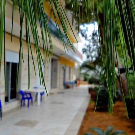 ホームステイ Vacations In *